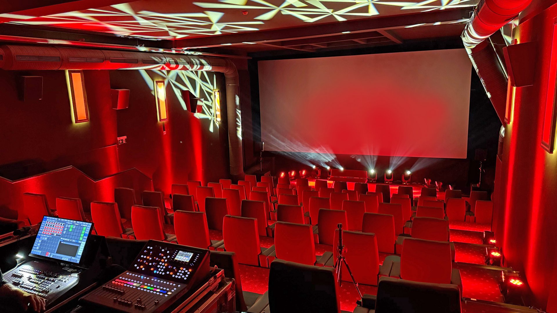 Ihre Events im Hotel in Cham Kinosaal mit professioneller Licht- und Tontechnik als Eventlocation im Hotel Randsbergerhof in Cham, Bayerischer Wald – exklusive Location für Veranstaltungen, Tagungen und Events in der Oberpfalz.