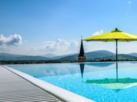 Randsbergerhof | Wellnesshotel im Bayerischen Wald | 4,5 Sterne Skypool im Randsbergerhof Cham – Panorama über den Bayerischen Wald