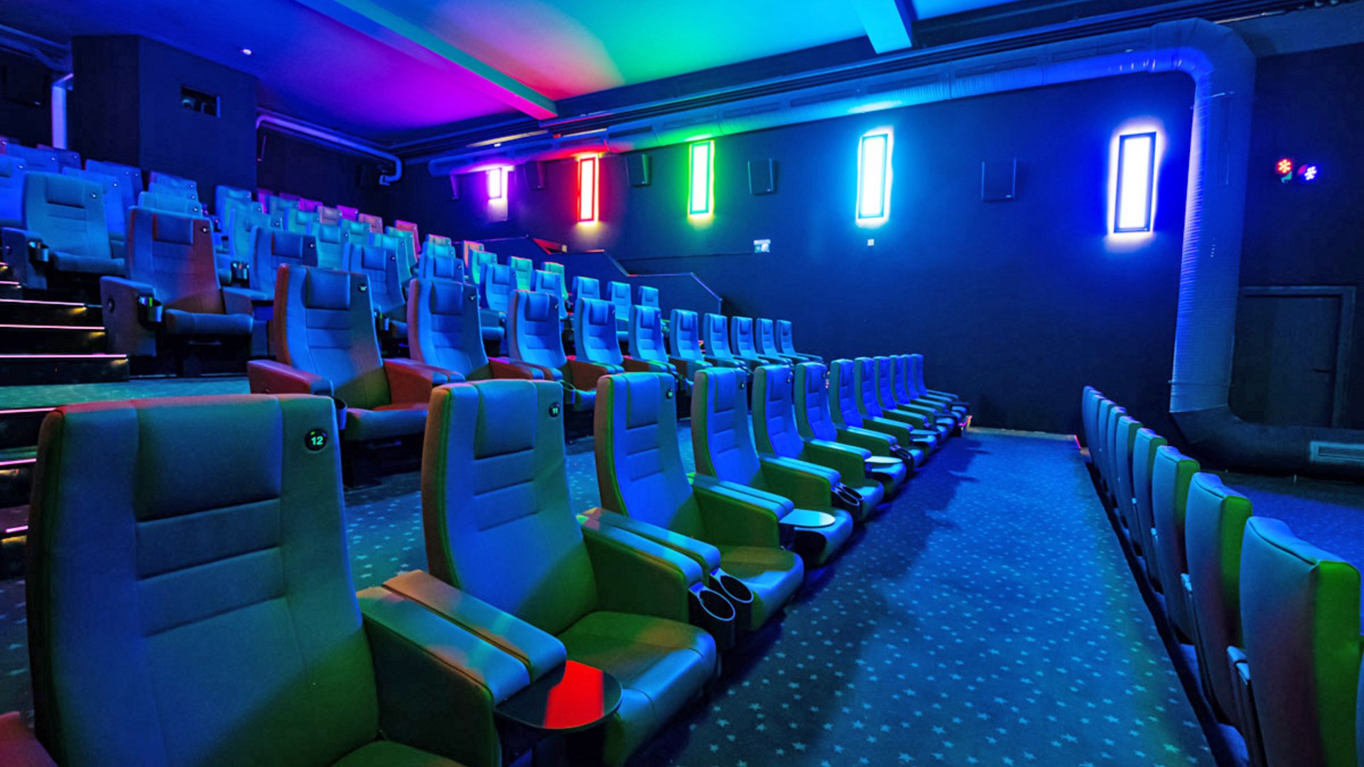 Ihre Events im Hotel in Cham Moderner Kinosaal im Wellnesshotel Randsbergerhof in Cham, Bayerischer Wald – exklusive Location für Veranstaltungen, Tagungen und Events in der Oberpfalz.