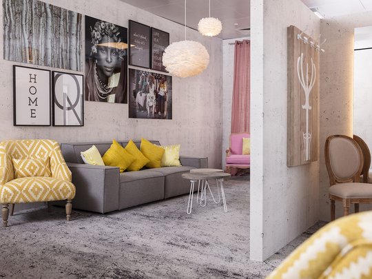 Wellnessurlaub mit Shopping im Bayerischen Wald Camma Lounge im FREY Modehaus in Cham – stilvolle Wohlfühlatmosphäre für Shoppingpausen und Entspannung, ideal für Gäste des 4-Sterne-Superior-Wellnesshotel Randsbergerhof im Bayerischen Wald.